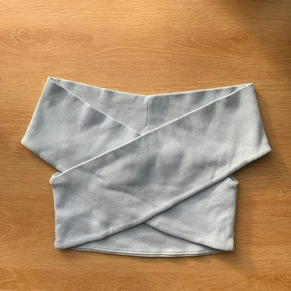 Opening Ceremony Off-the-Shoulder Crop Top - Picture 3 of 5